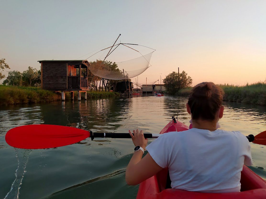 In canoa al tramonto - Escursione a Cervia